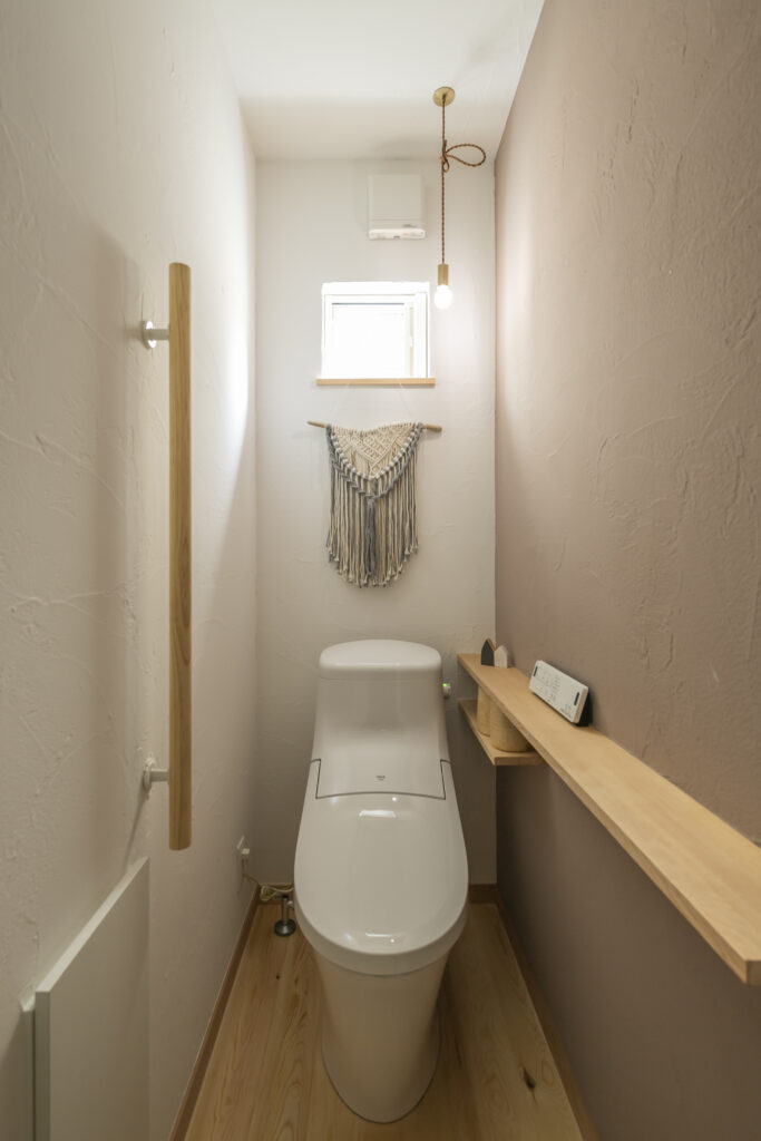 自然素材の注文住宅トイレ施工例